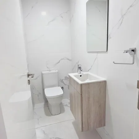 Апартаменти Poolside Lux *