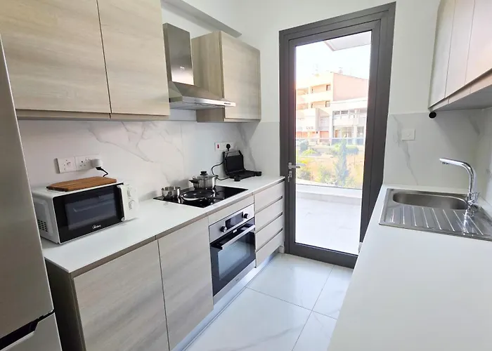 Poolside Lux 公寓 拉纳卡