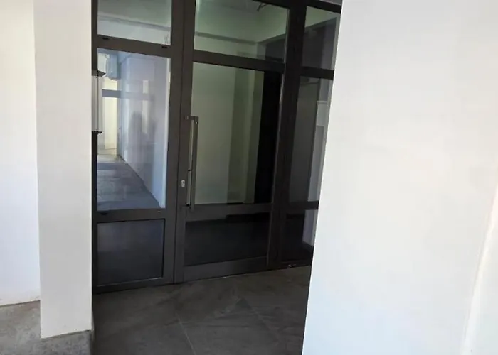 公寓 Poolside Lux 拉纳卡