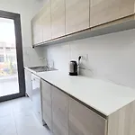 Apartment Poolside Lux Larnaca